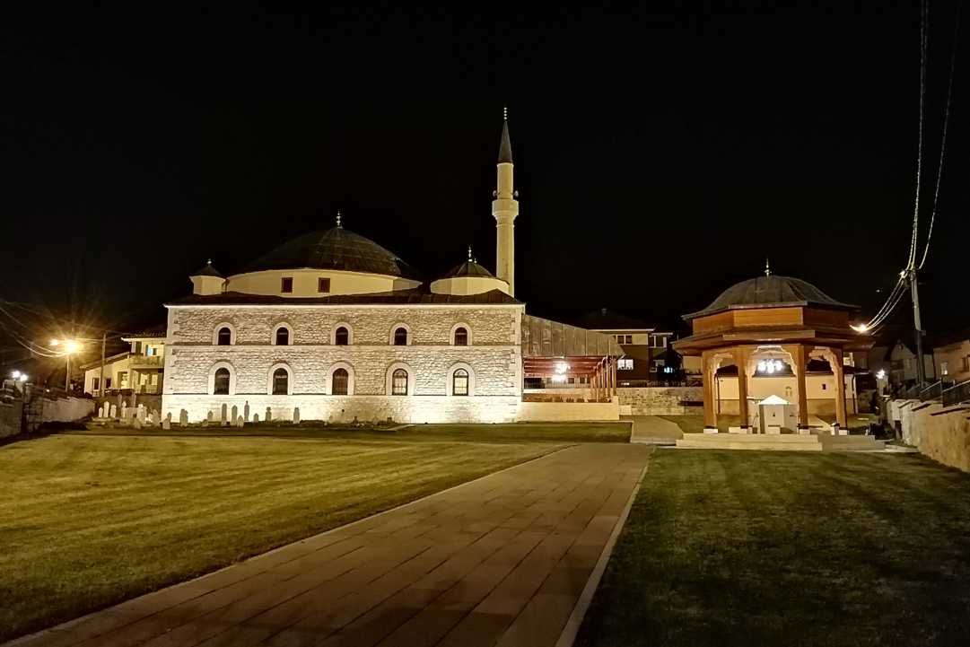 Džamija Pertevnihal Valide sultanije  
